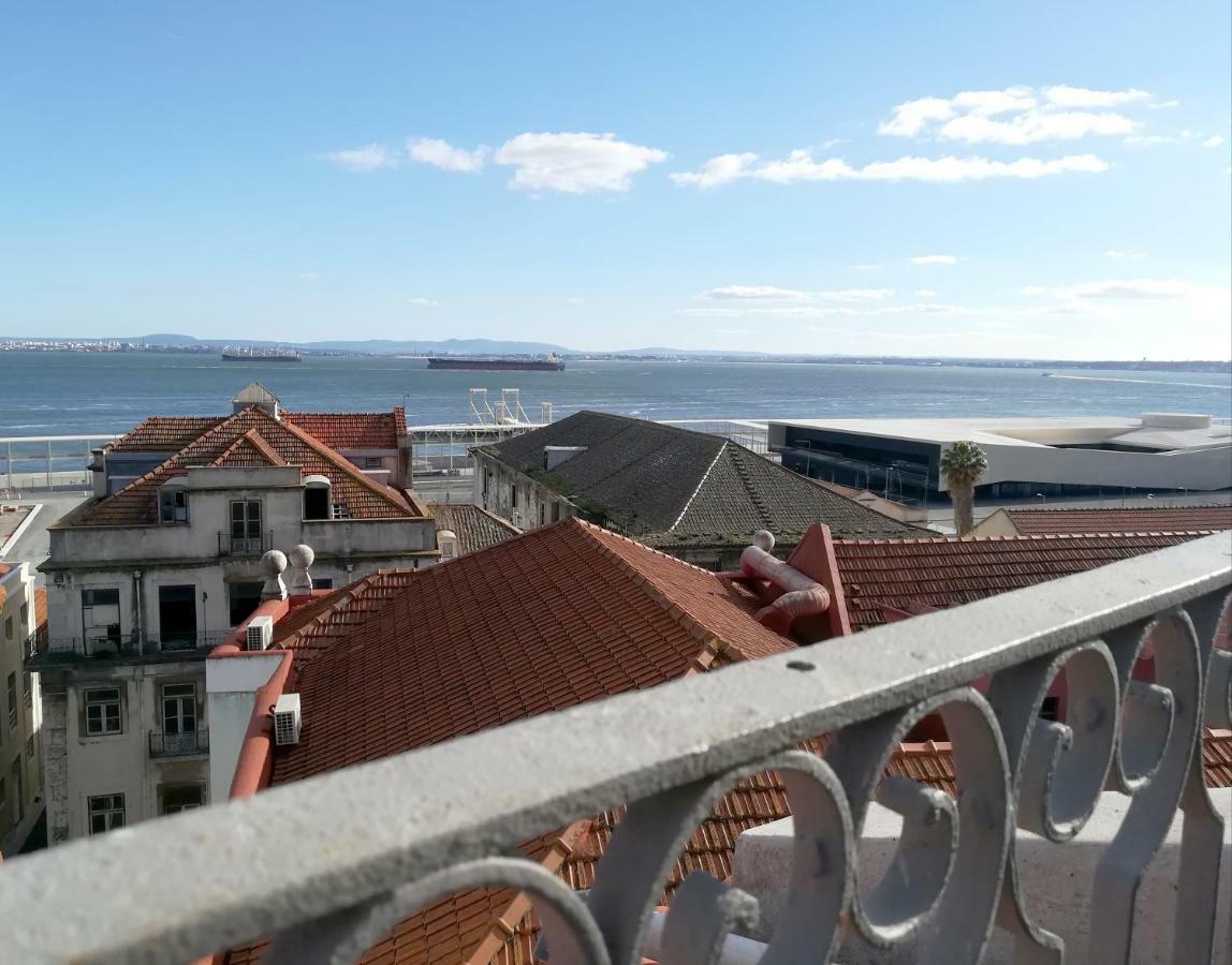 Apartment Little River View Triplex In Alfama Lisbon