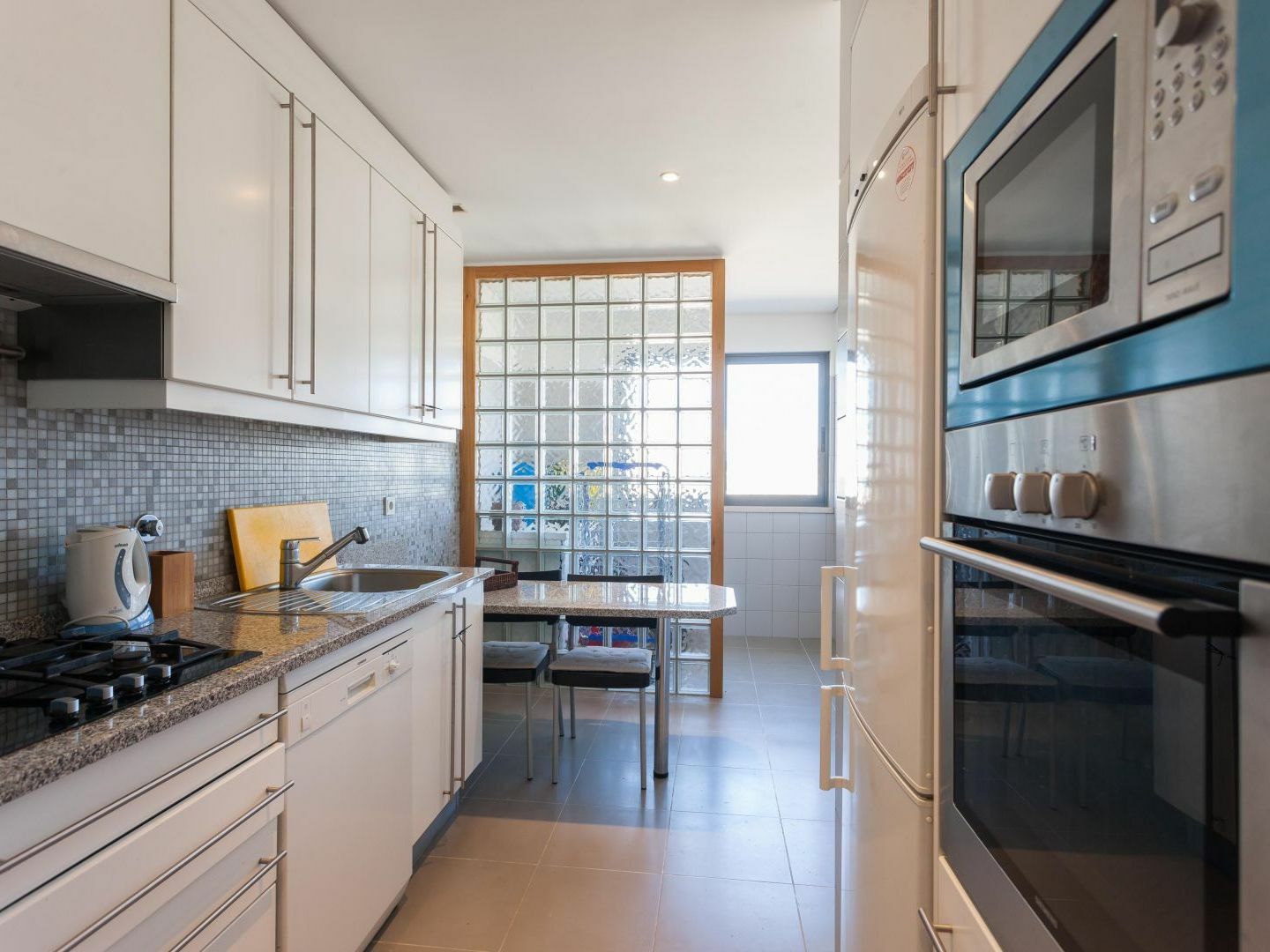 Modern 2 Bedroom With Balcony And Amazing Views Apartment *