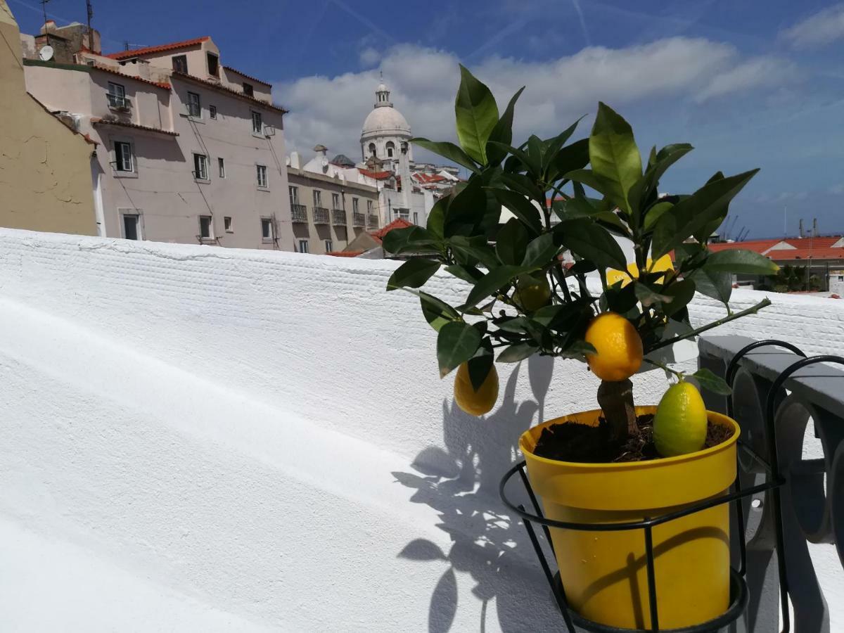 Little River View Triplex In Alfama