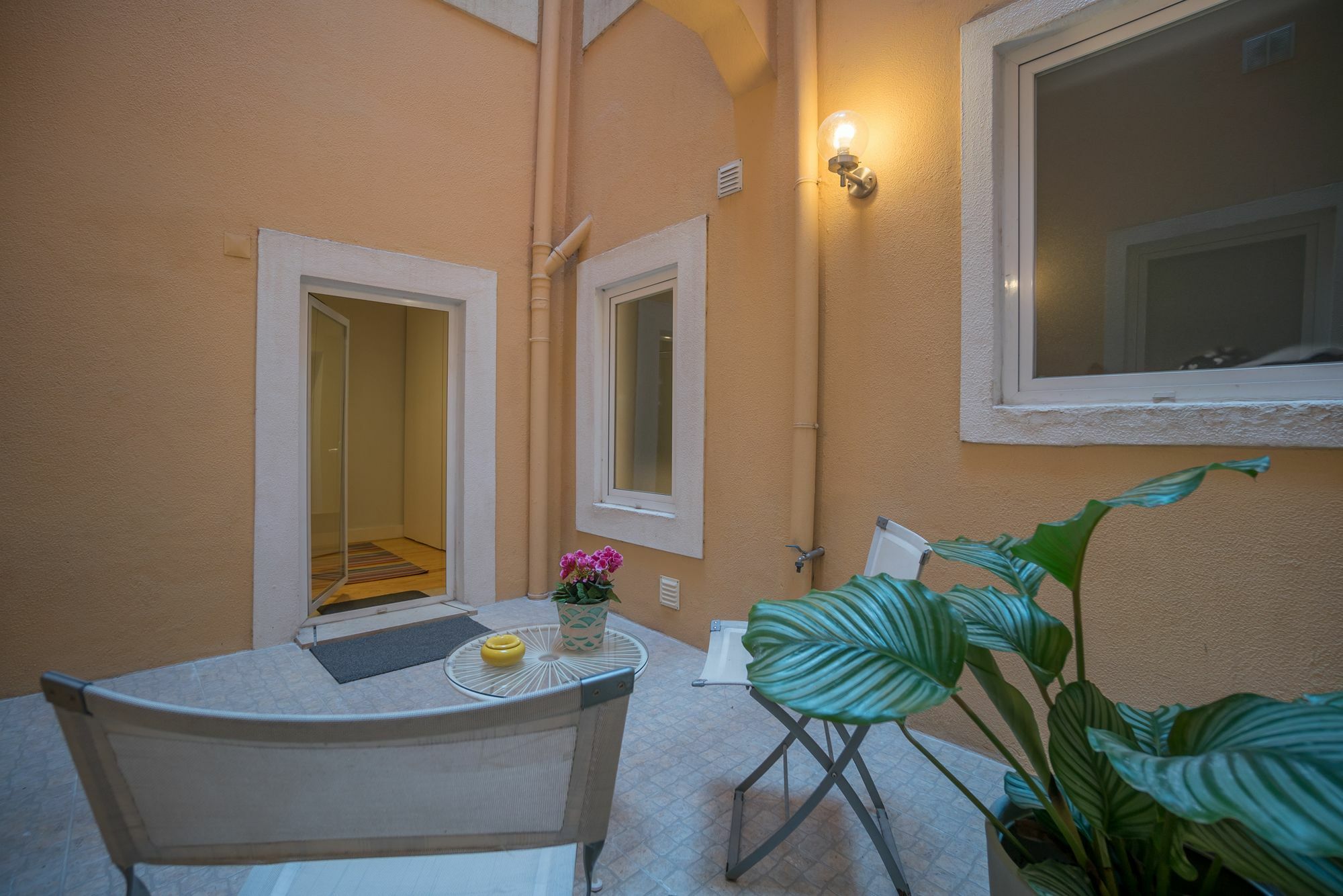 Apartment Elegant And Cozy Apartment Lisbon