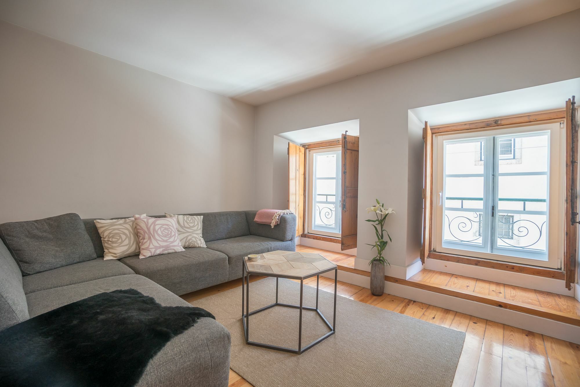 Elegant And Cozy Apartment