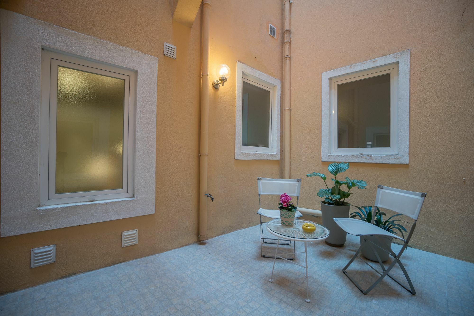 Elegant And Cozy Apartment Lisbon