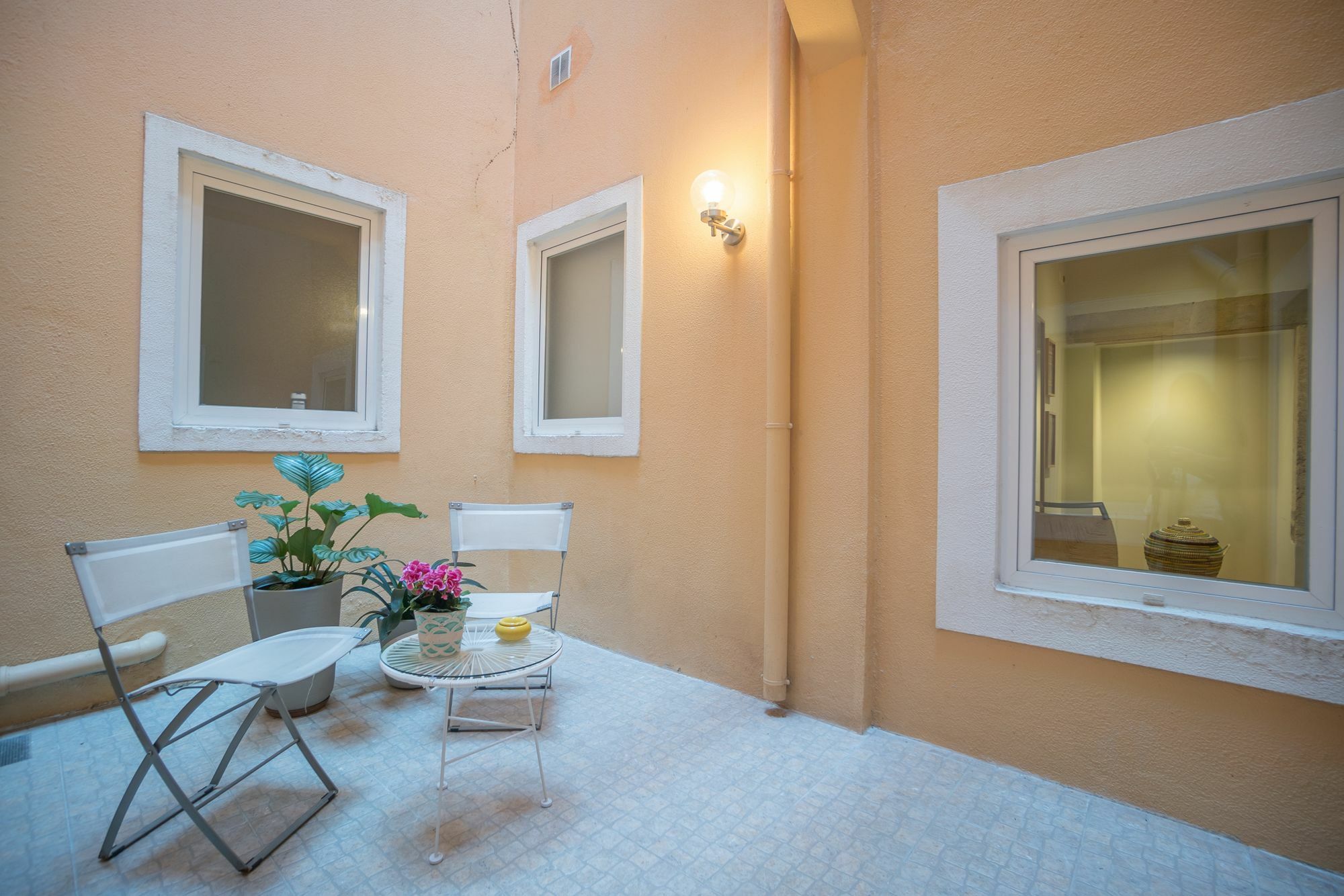 Apartment Elegant And Cozy Apartment Lisbon