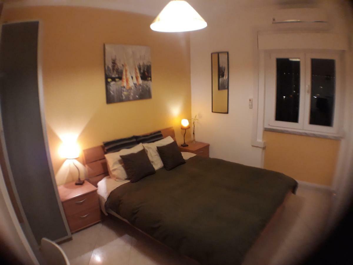 Moscavide Nº 1 M1 Homestay