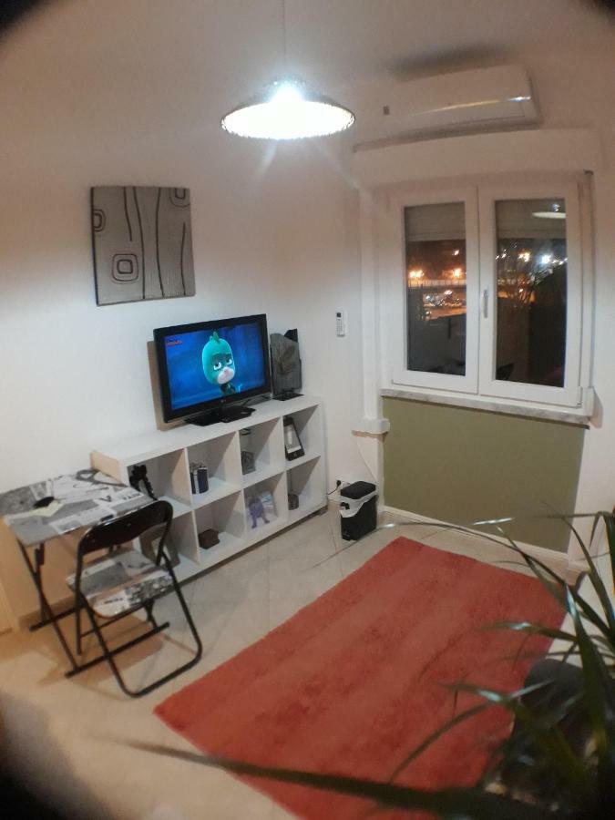 Moscavide Nº 1 M1 Homestay