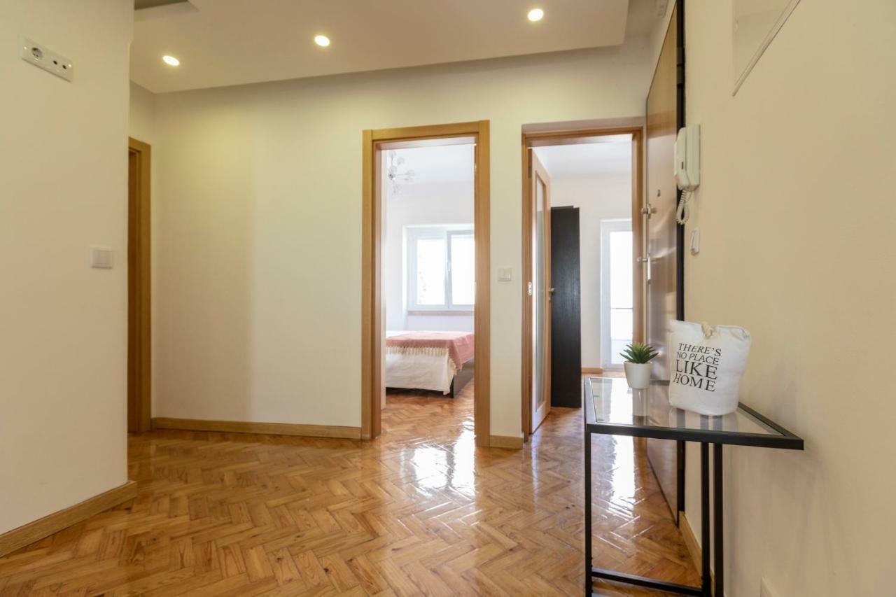 Apartment Like-home-t3 Apt-campolide, Near Amoreiras Mall