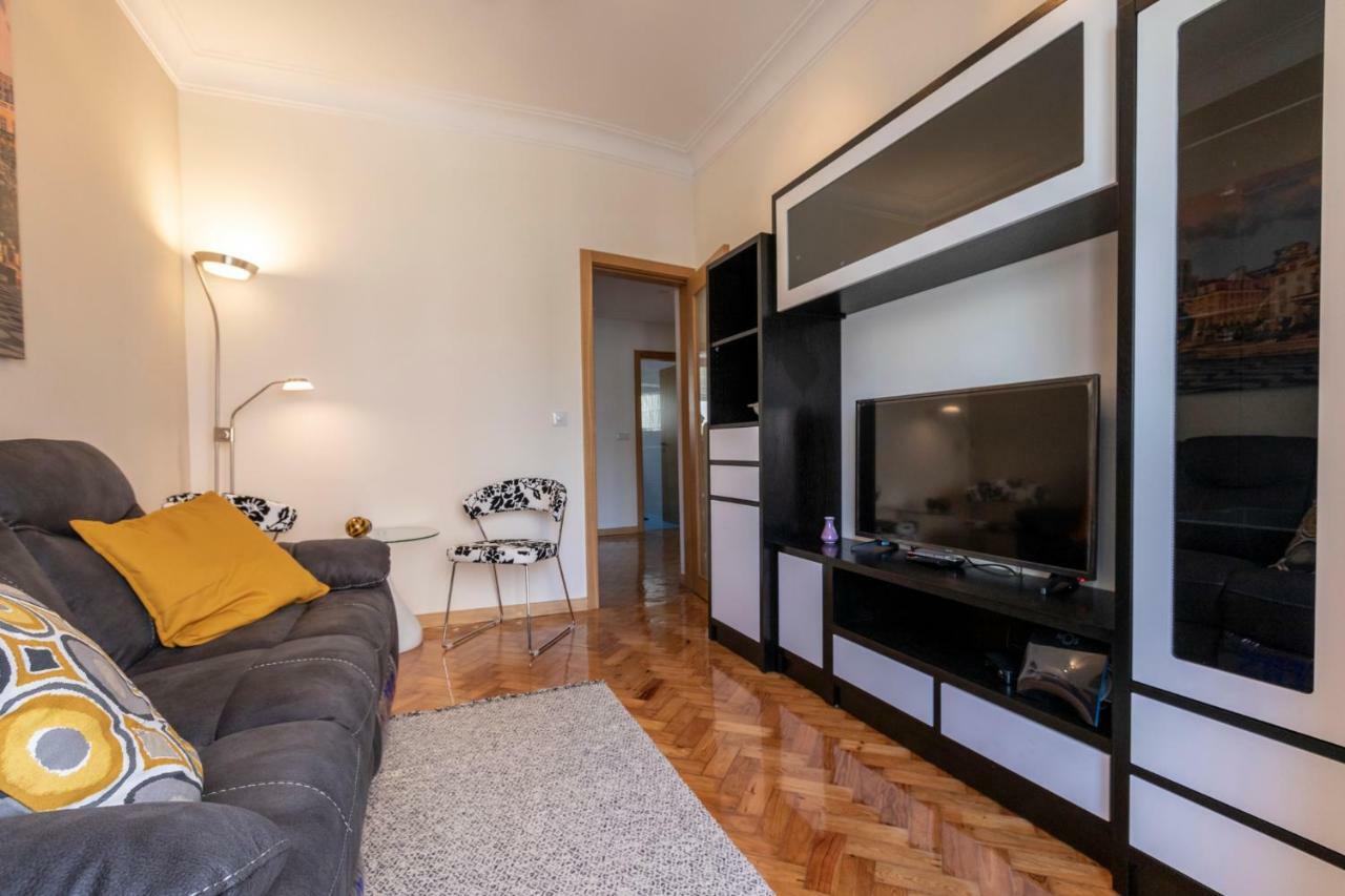 Like-home-t3 Apt-campolide, Near Amoreiras Mall Apartment