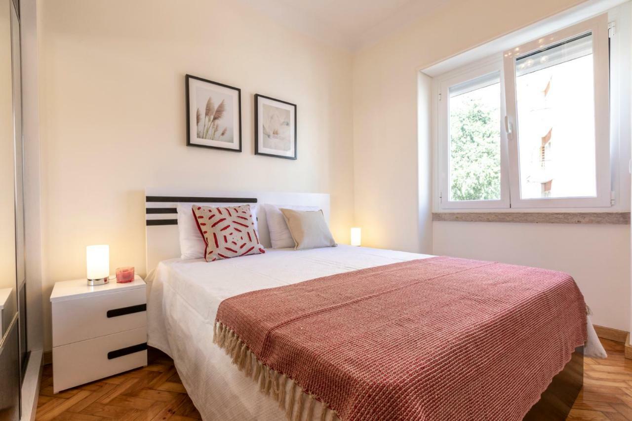Apartment Like-home-t3 Apt-campolide, Near Amoreiras Mall Lisbon