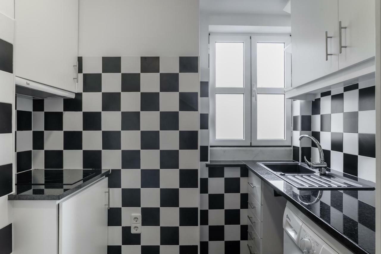 Charming Apartment- Authentic Experience In Graca * Lisbon