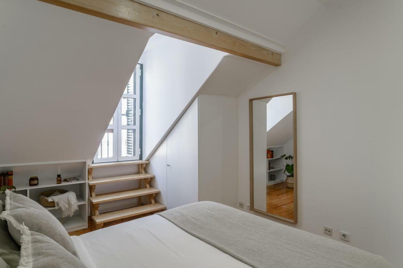 Charming Apartment- Authentic Experience In Graca Apartment Lisbon