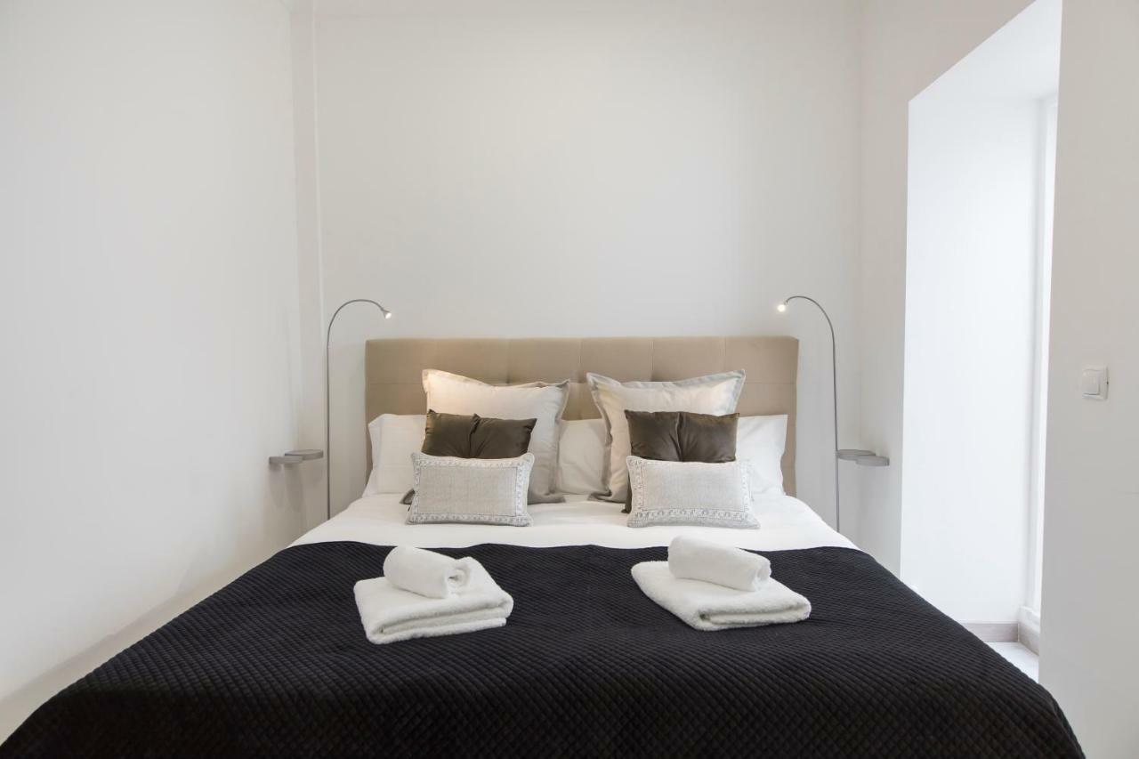 Principe Real: Elegant Flat With Terrace Apartment Lisbon