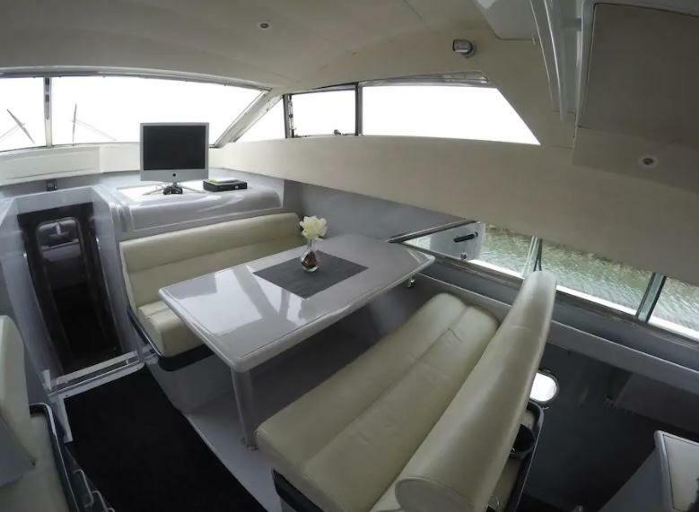 Beautiful And Magnific Yacht Botel