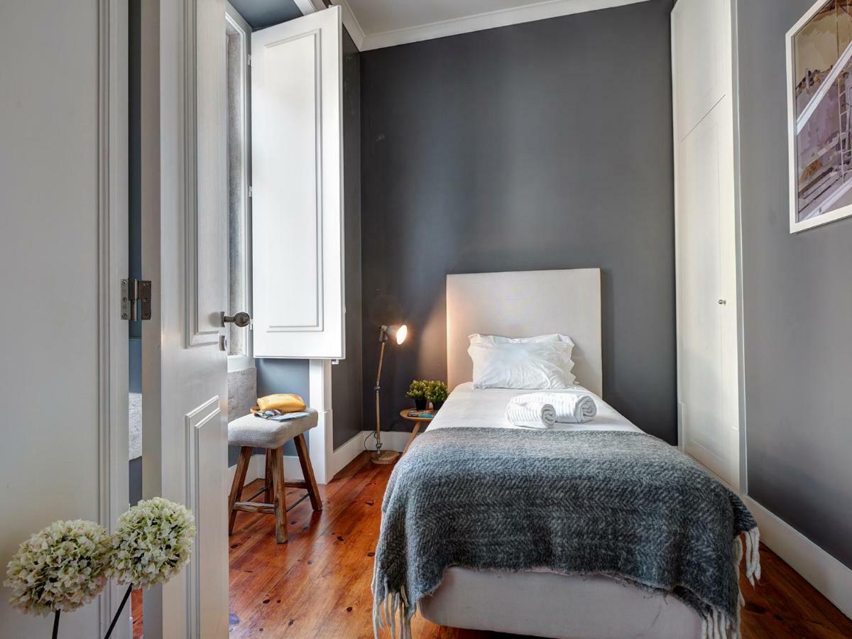 Apartment Canaan Boutique Fanqueiros 114 By Get Your