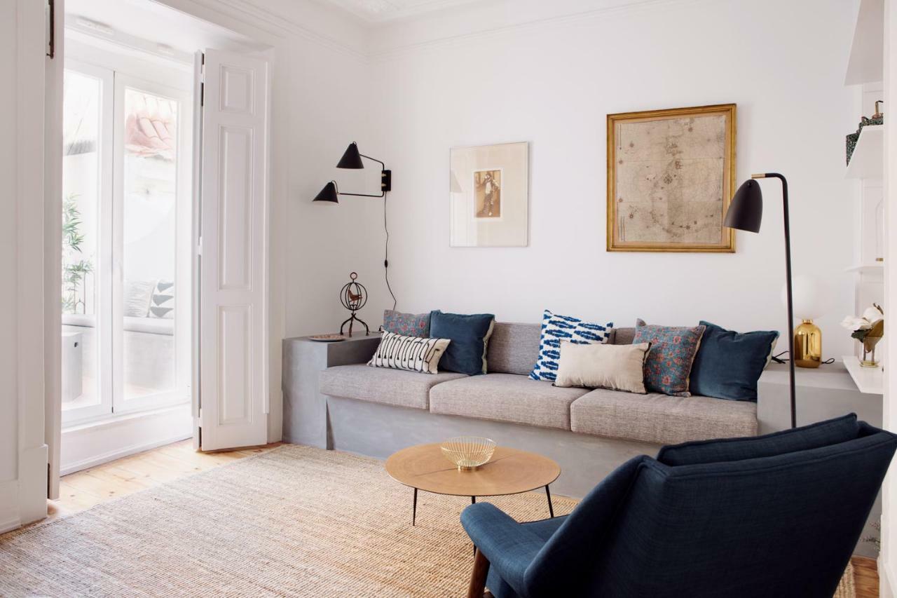 Renovated Charming With Terrace In Lapa Lisbon