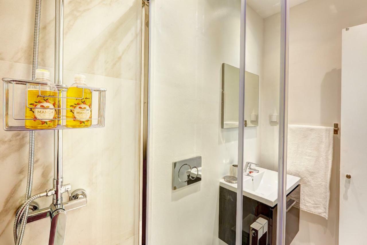Downtown Lovers Apartments: Costa Do Castelo Apartment