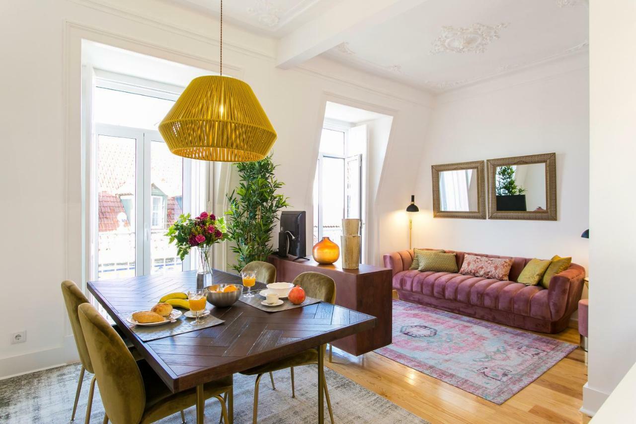 2 Beautiful Upscale Flat Embracing Tejo! Lisbon
