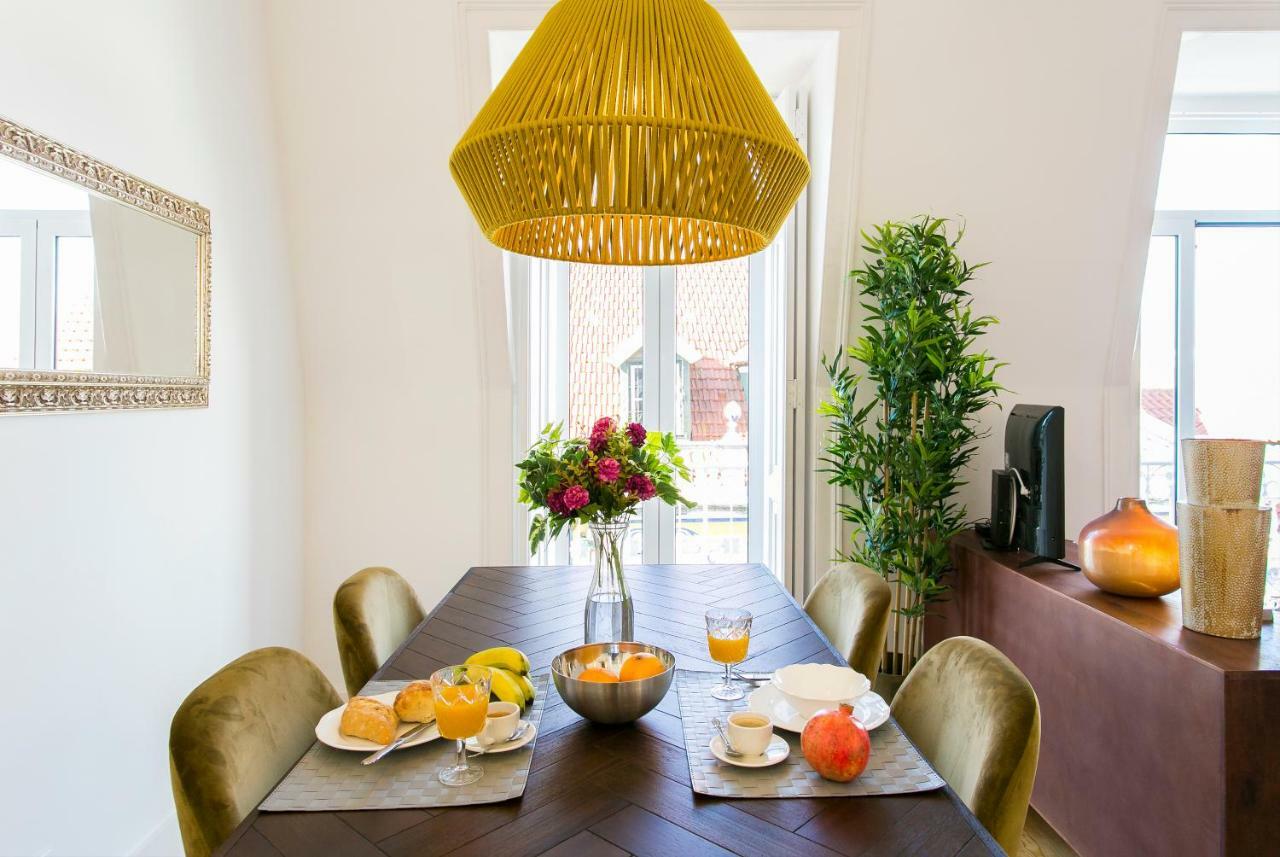 2 Beautiful Upscale Flat Embracing Tejo!