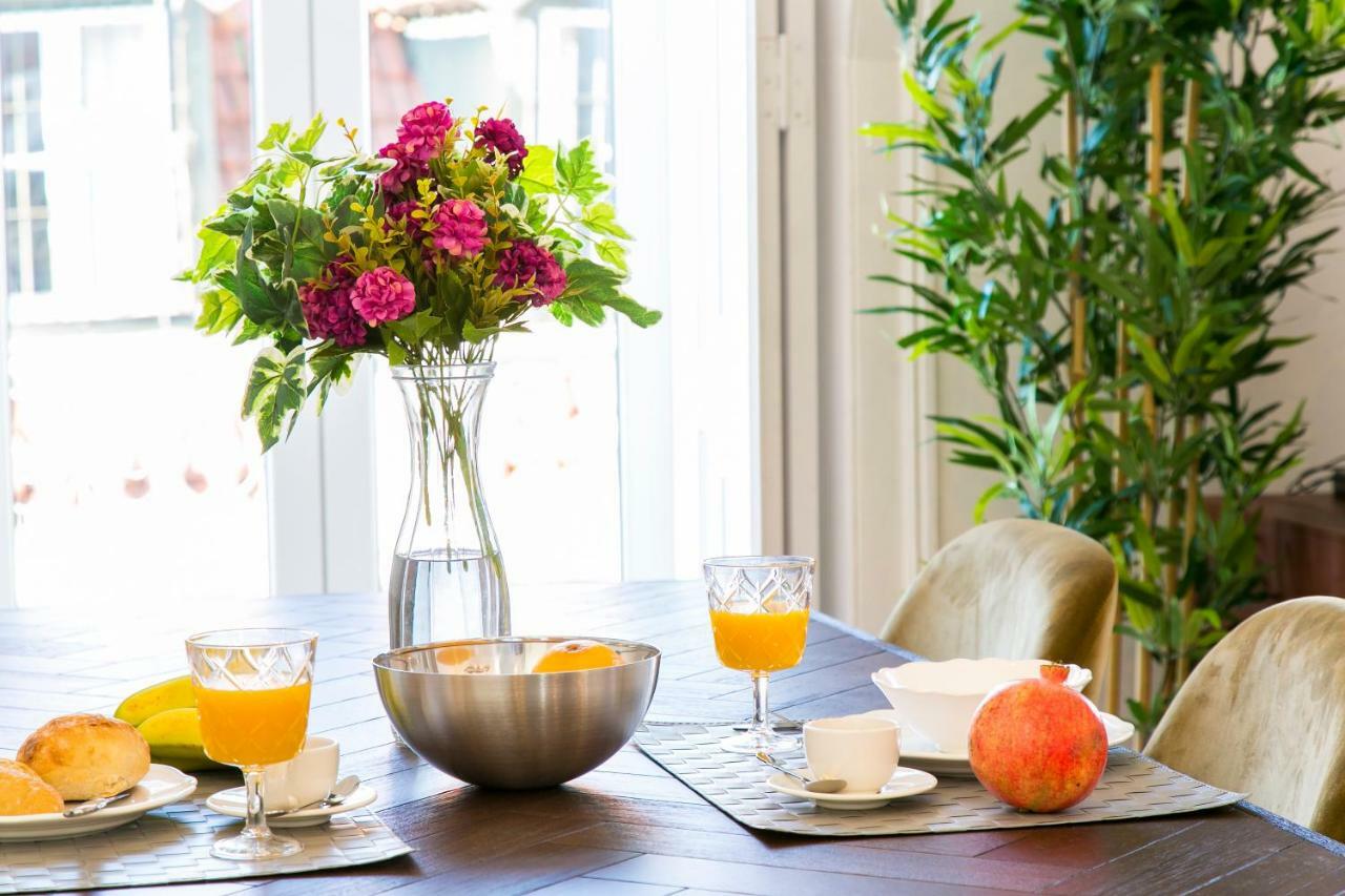 2 Beautiful Upscale Flat Embracing Tejo! Lisbon