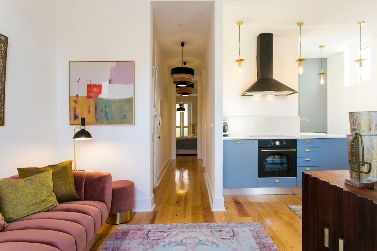 2 Beautiful Upscale Flat Embracing Tejo! Lisbon