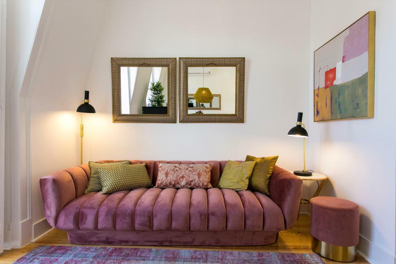 2 Beautiful Upscale Flat Embracing Tejo! Lisbon