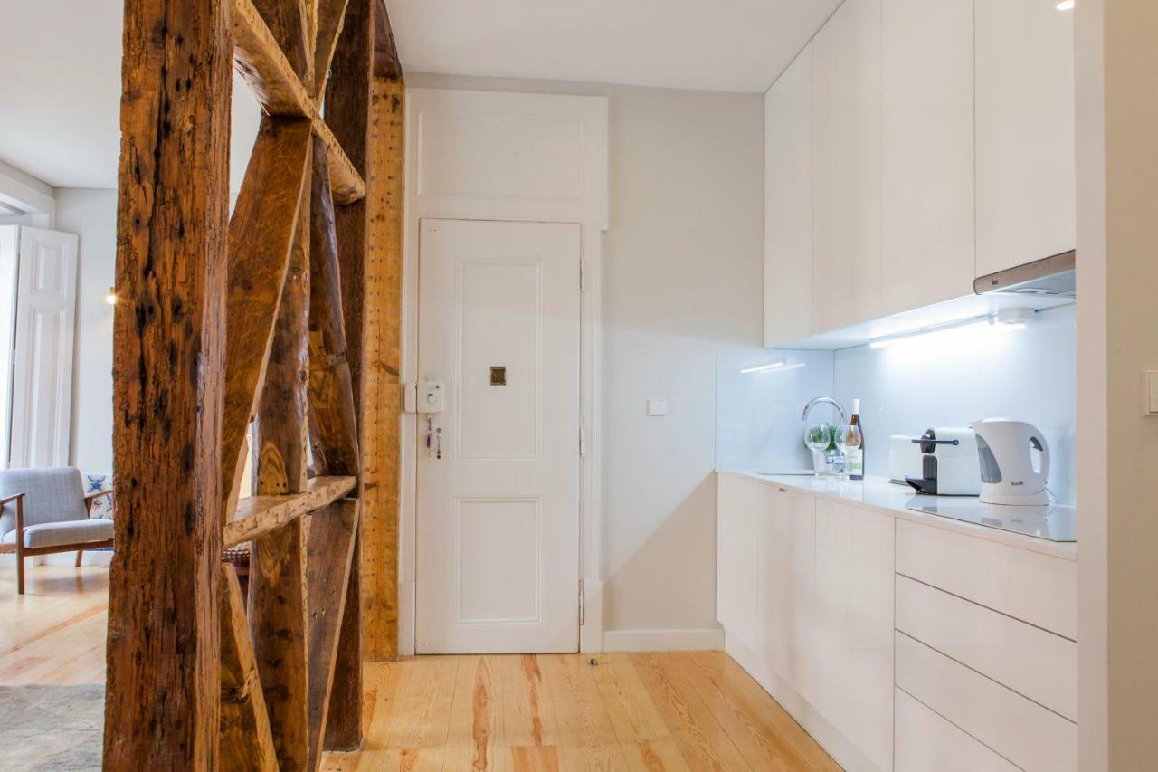 Alfama Castle View: Historic 3-bedroom With Balcony *