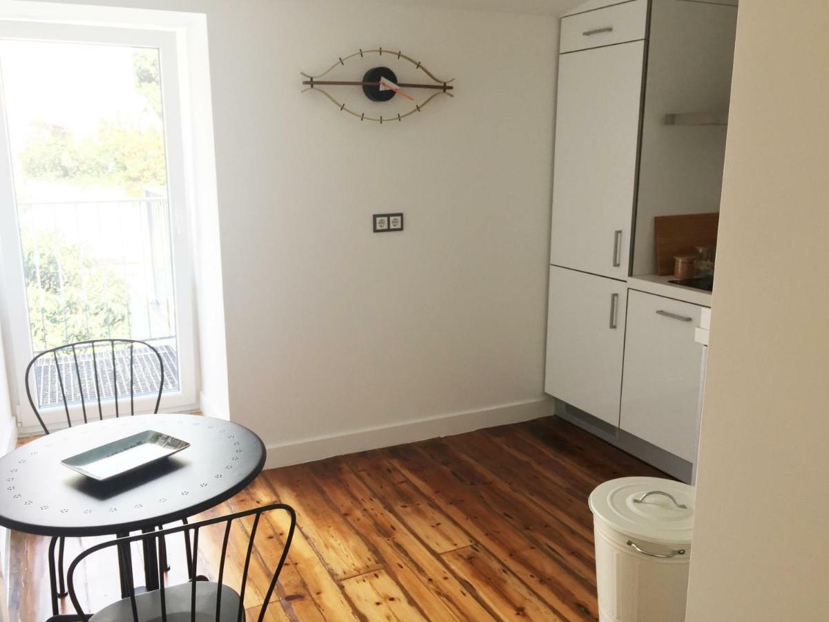 Apt Lumineux Terrasse Principe Real Apartment Lisbon