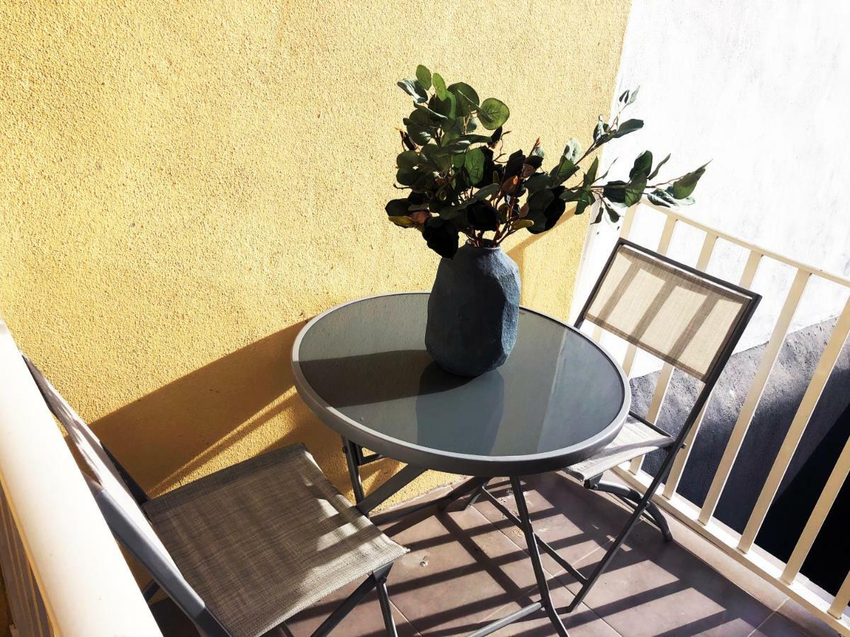 20 1 - With Terrace Apartment