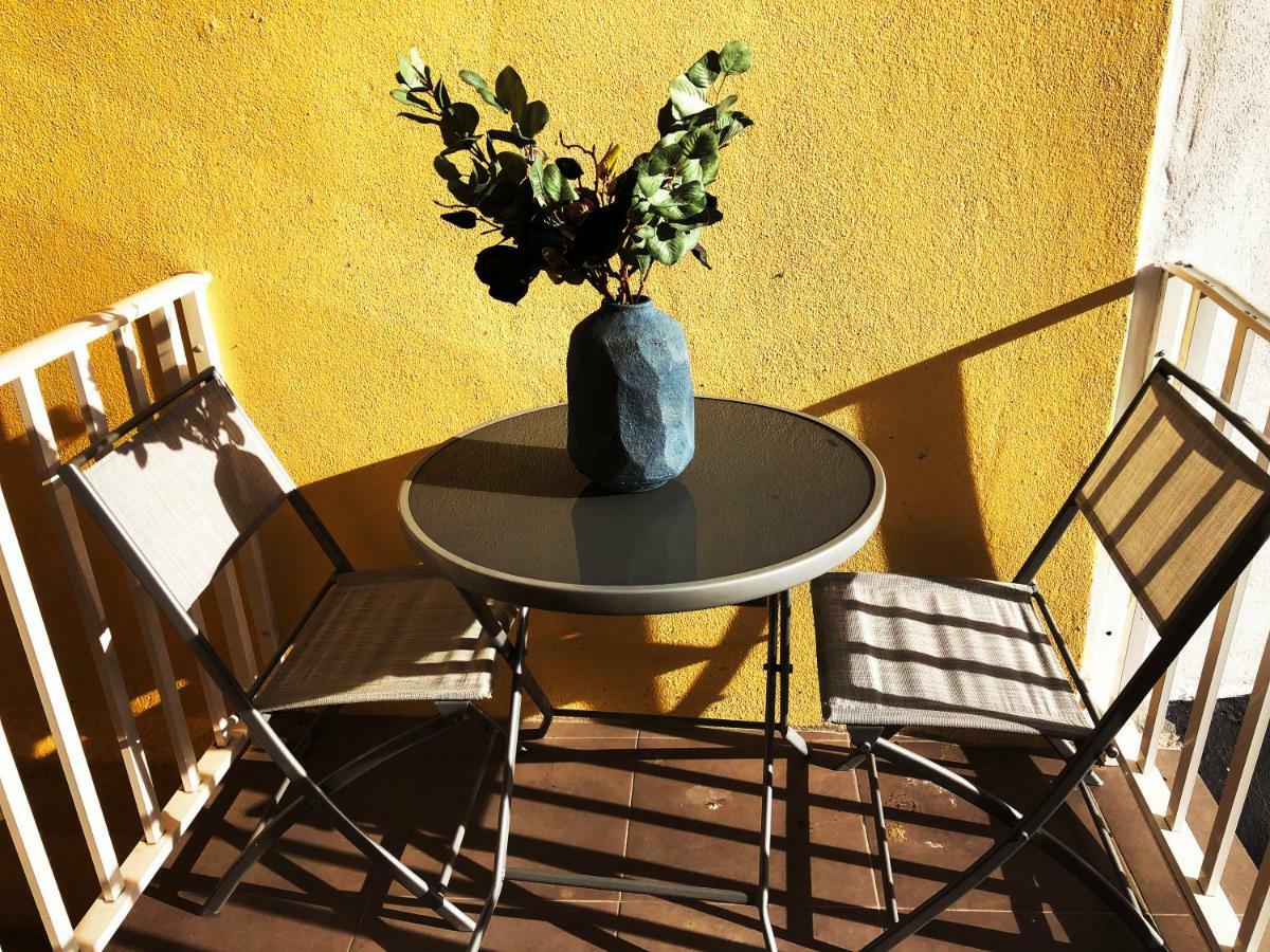 20 1 - With Terrace Apartment *