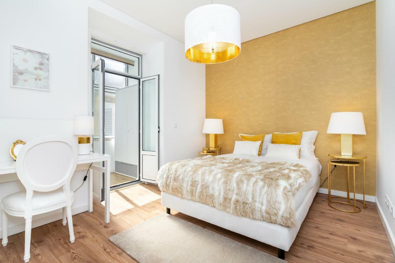 Whome | Golden Premium *