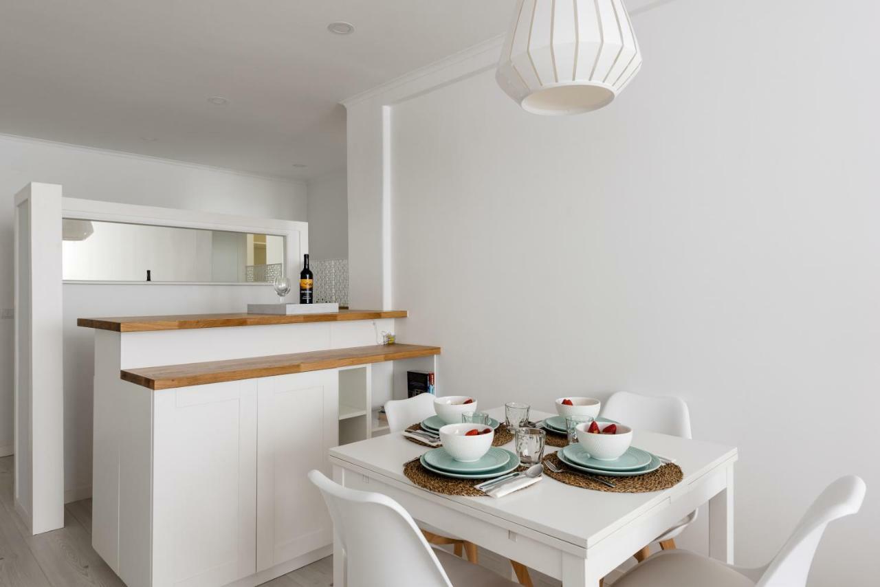 Apartment Light-filled, Fully Renovated Near Belem, By Timecooler Lisbon