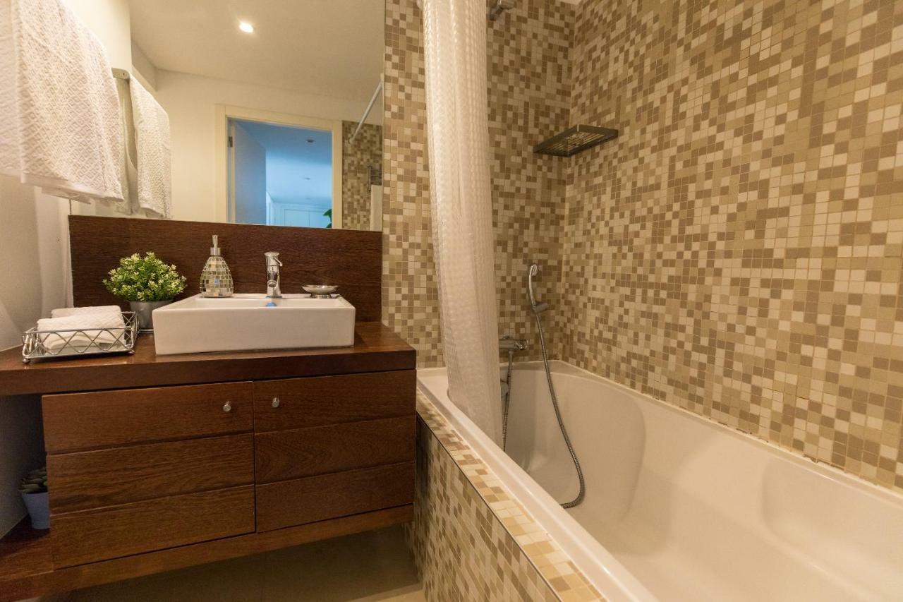 Charming With Balcony & Pool Apartment *