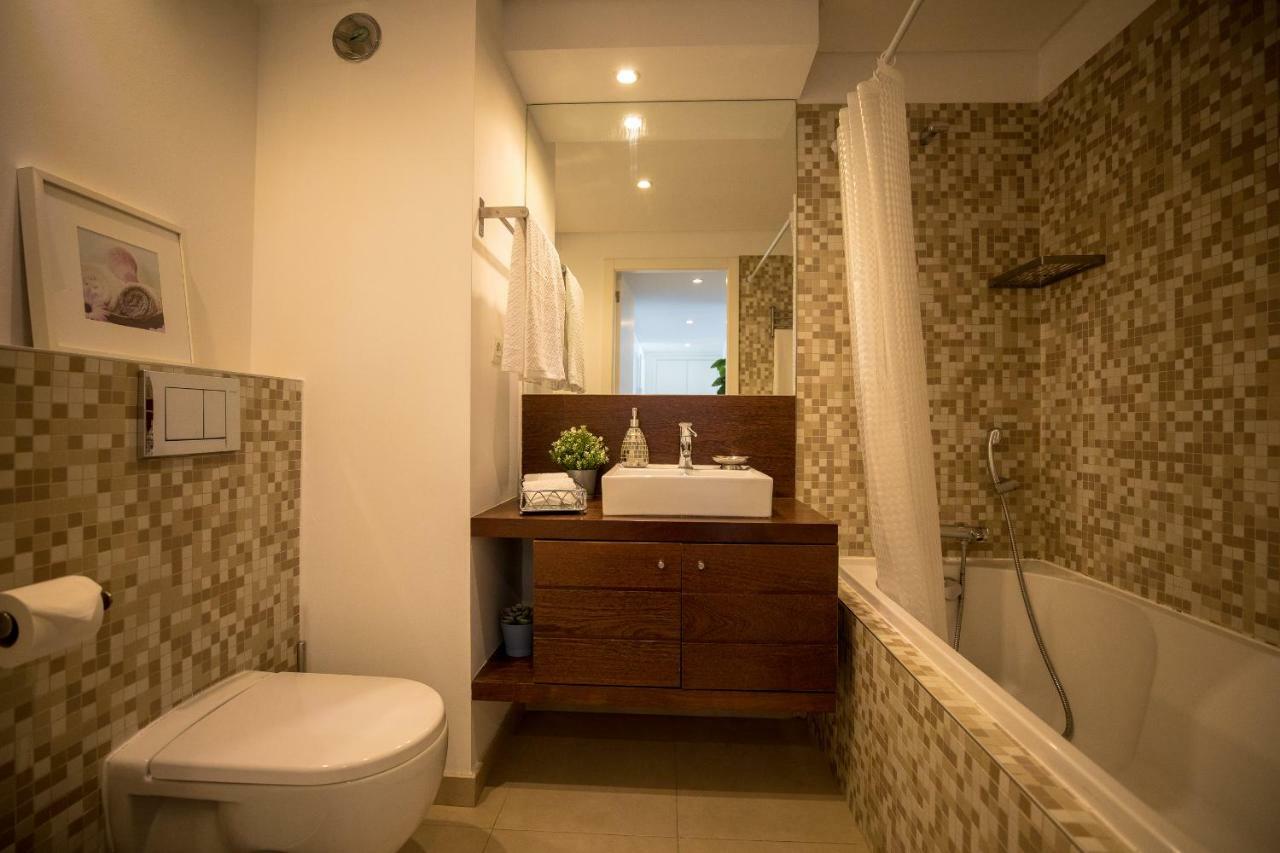 Charming With Balcony & Pool Apartment