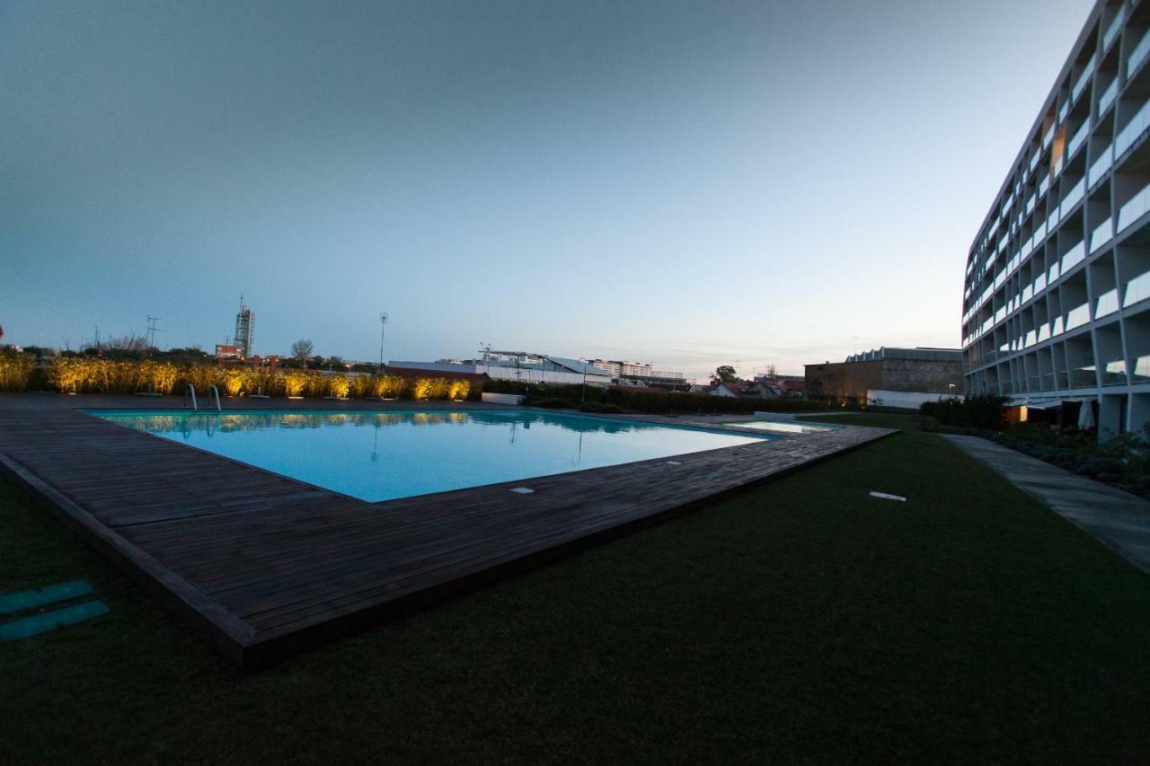 Charming With Balcony & Pool Lisbon