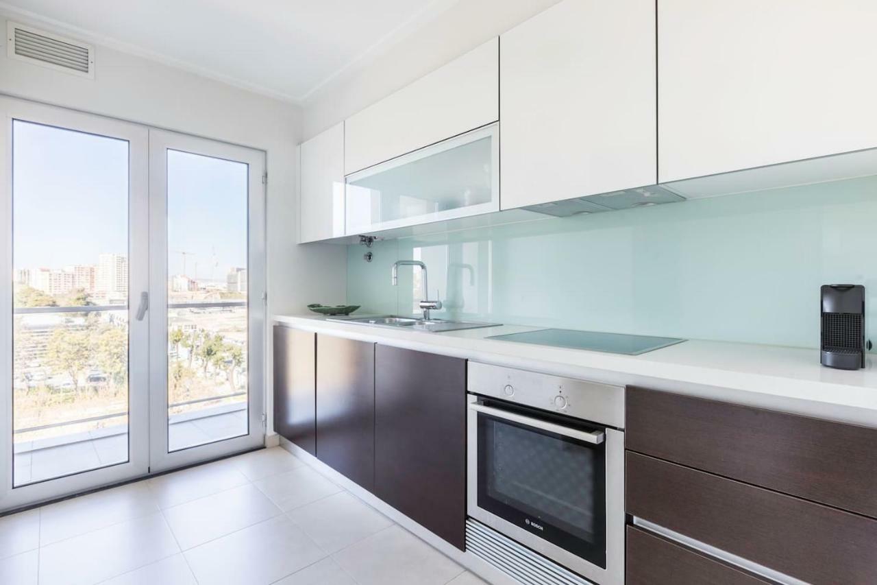 Amazing Flat - Pool And Parking Apartment