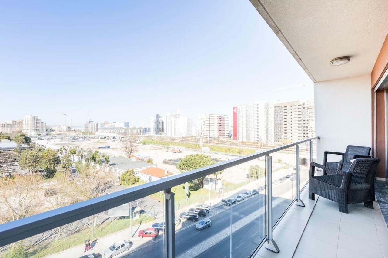 Amazing Flat - Pool And Parking Apartment