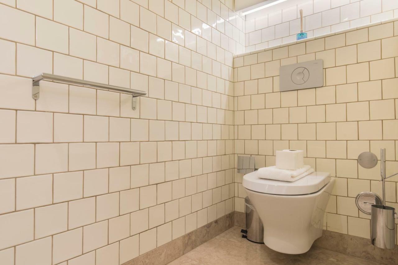 Charming 2 Bedroom In Baixa Chiado Apartment Lisbon
