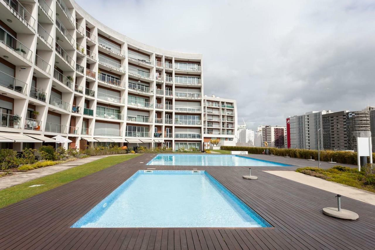 Apartment Metro & Pool Lisbon