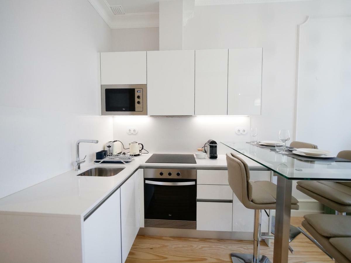 Augusta Street 229- 4 Esq Apartment