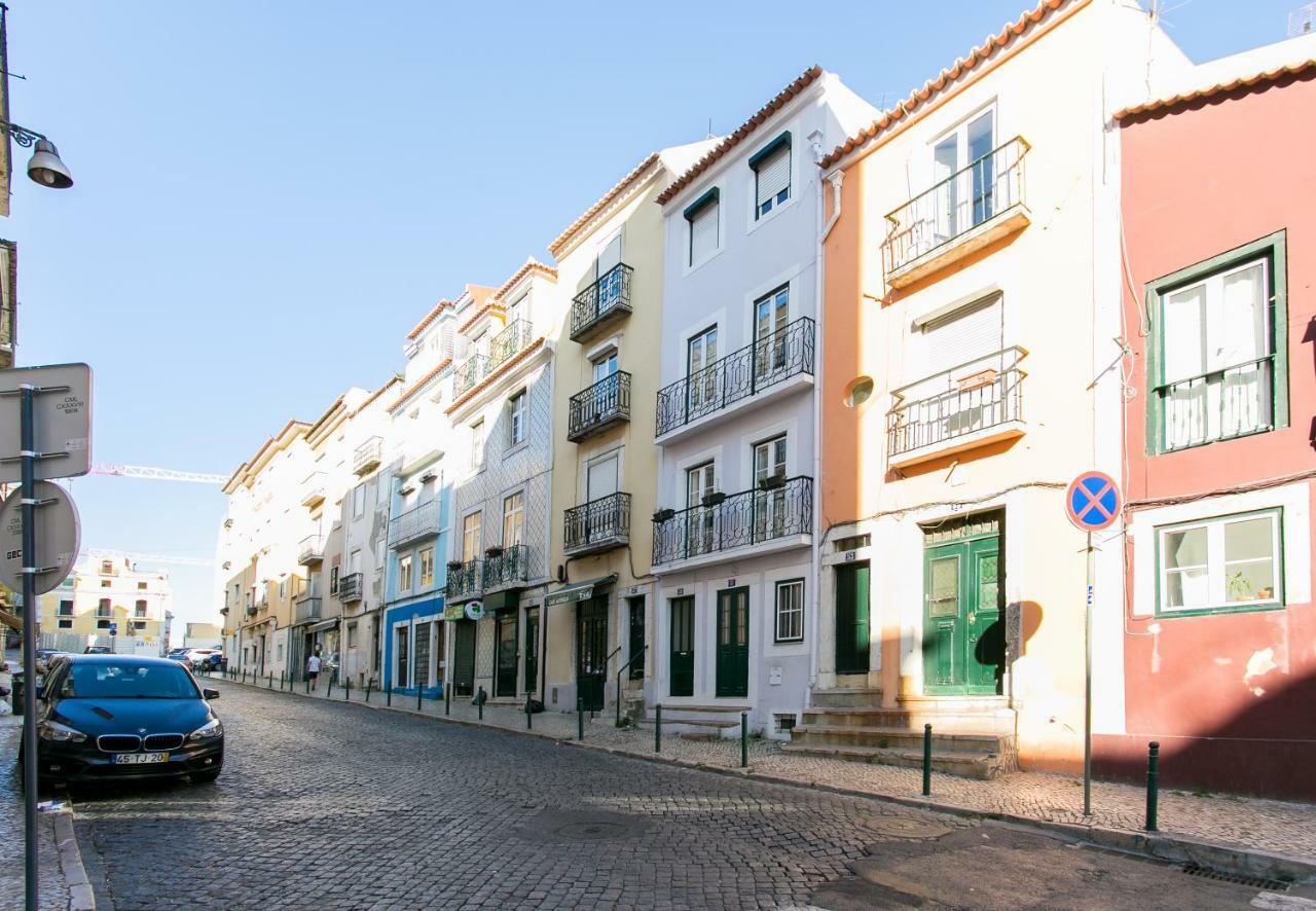 Joivy Cosy 1-bed Flat With Balcony In Alfama, Moments From The Port * Lisbon