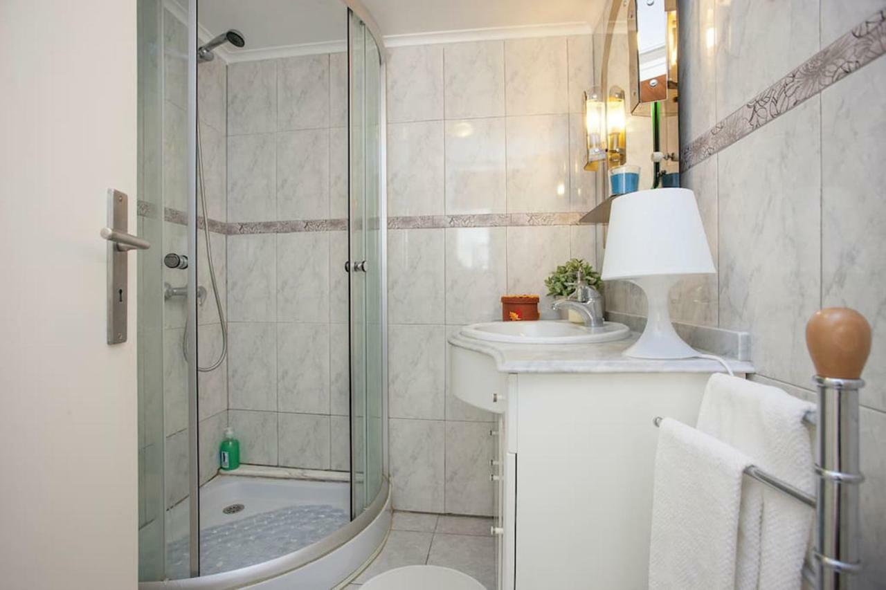 Alfama Bubble Apartment *