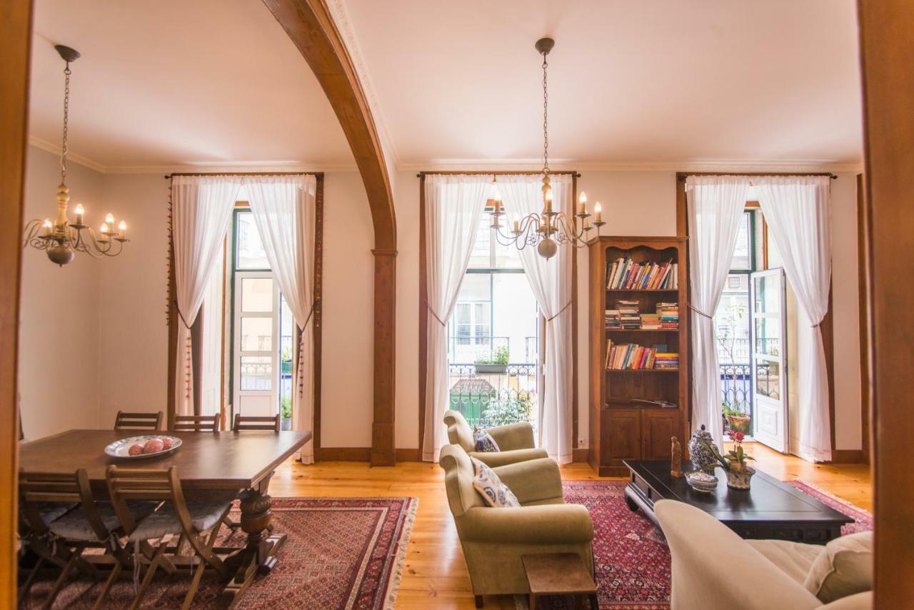 Classic Downtown Apartment *