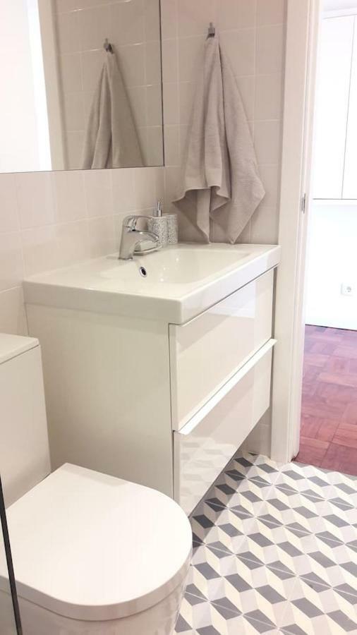 Modern Cosy Flat With Terrace In Campo De Ourique. Apartamento *