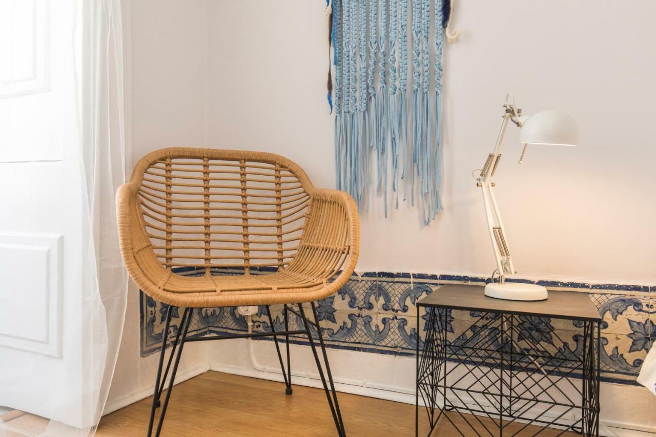 Blue Tiles In Center Apartment *