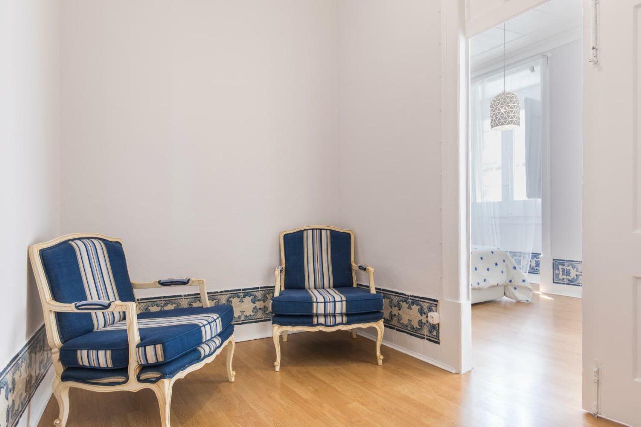 Blue Tiles In Center Apartment Lisbon