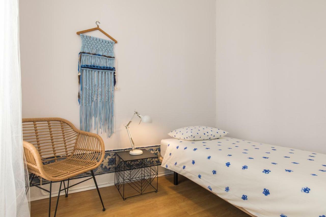Blue Tiles In Center Apartment *