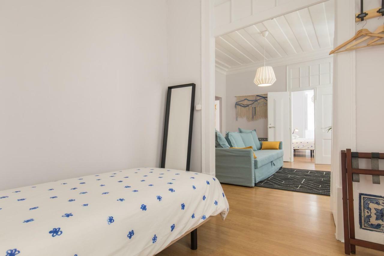 Blue Tiles In Center Apartment Lisbon