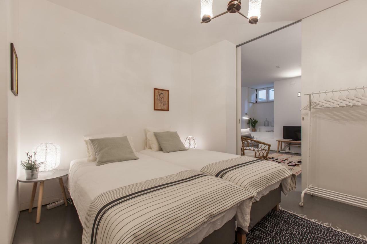 Renovated With Private Courtyard, By Timecooler Apartment Lisbon