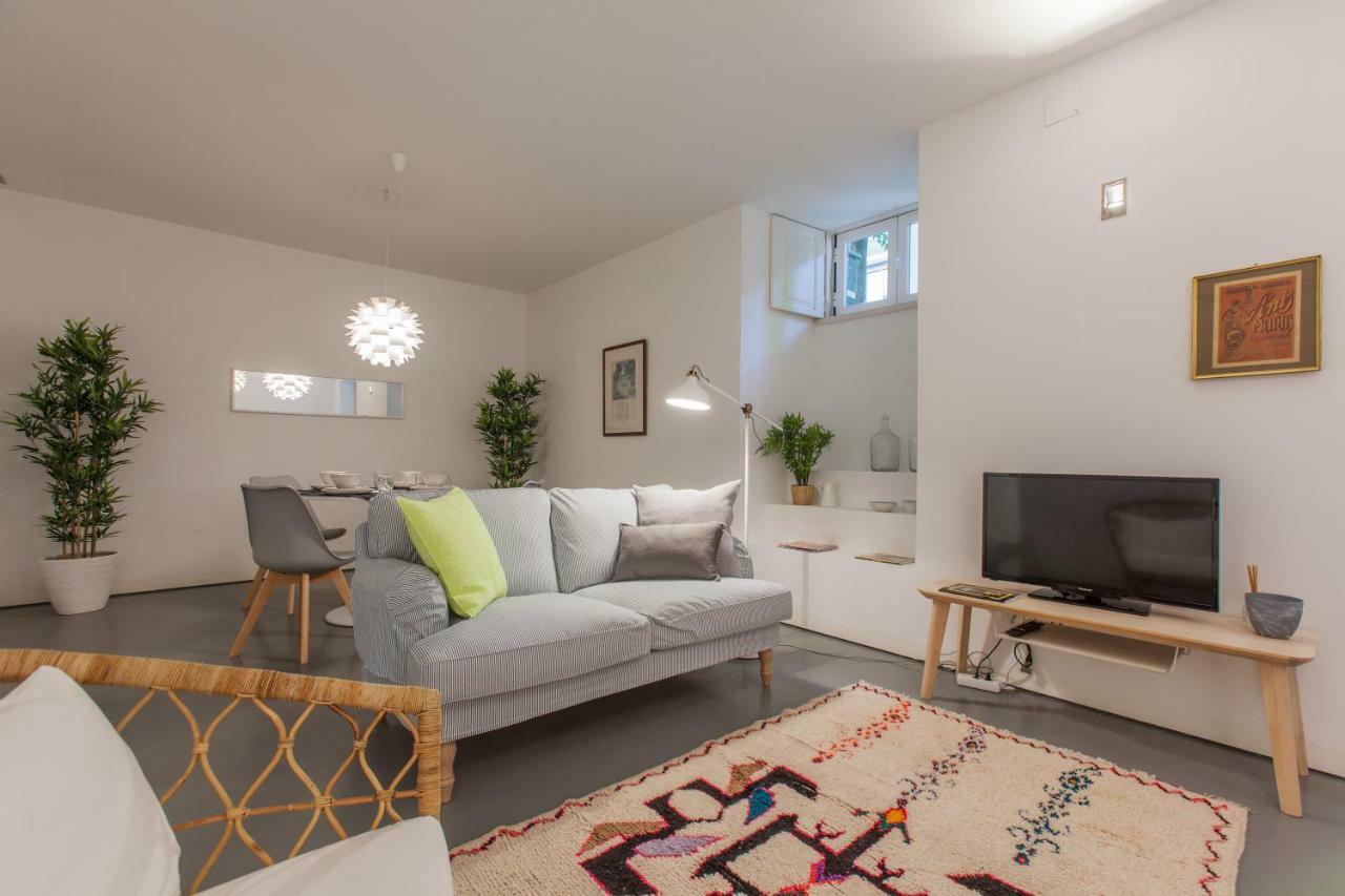 Renovated With Private Courtyard, By Timecooler *
