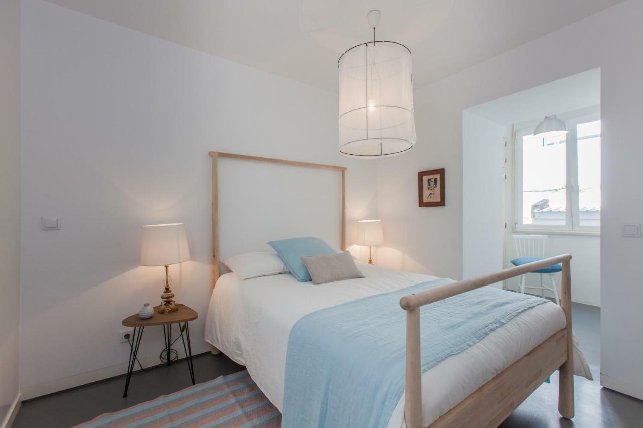 Renovated With Private Courtyard, By Timecooler * Lisbon