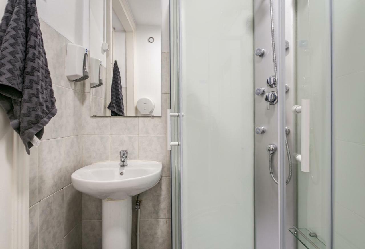Hostel Seven Hills (adults Only)